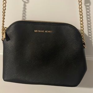 Michael kors crossbody